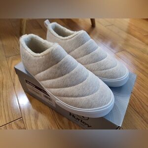 NIB NWT Hurley Arlo Puff Women’s Slip On Shoe Color Natural Size 8
